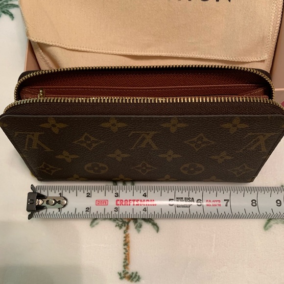 Louis Vuitton Zippy Wallet SOLD - Picture 6 of 8
